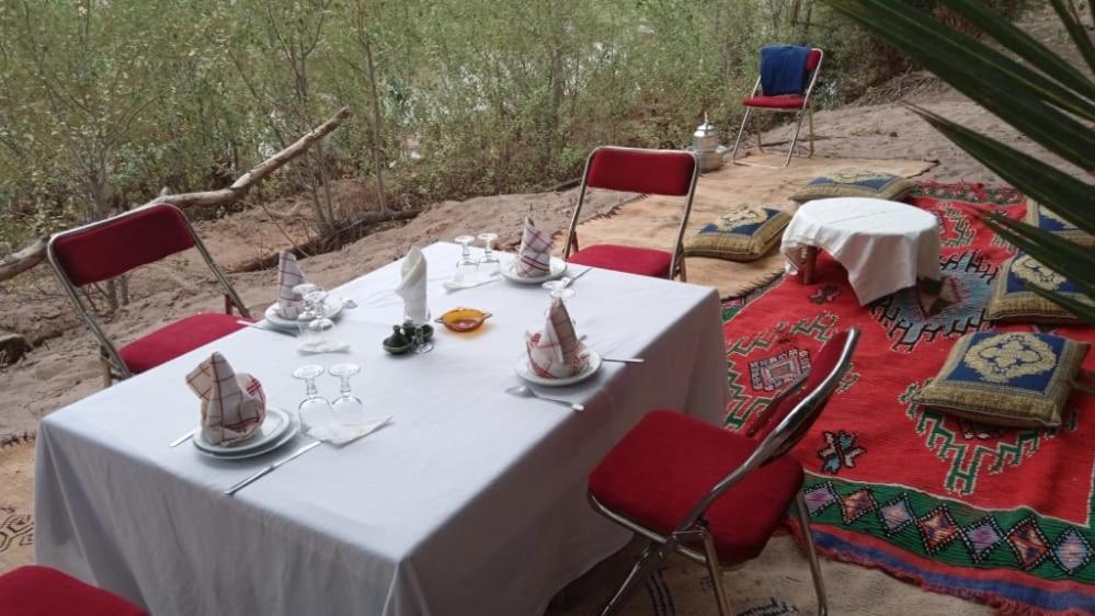 Auberge Restaurant Tissili " Oasis De Fint" 외부 사진